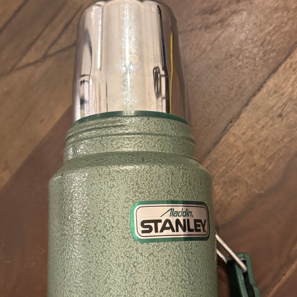Vintage Aladdin Stanley A-944DH Hammertone Green 1 Quart Vacuum Thermos Bottle - Picture 9 of 16